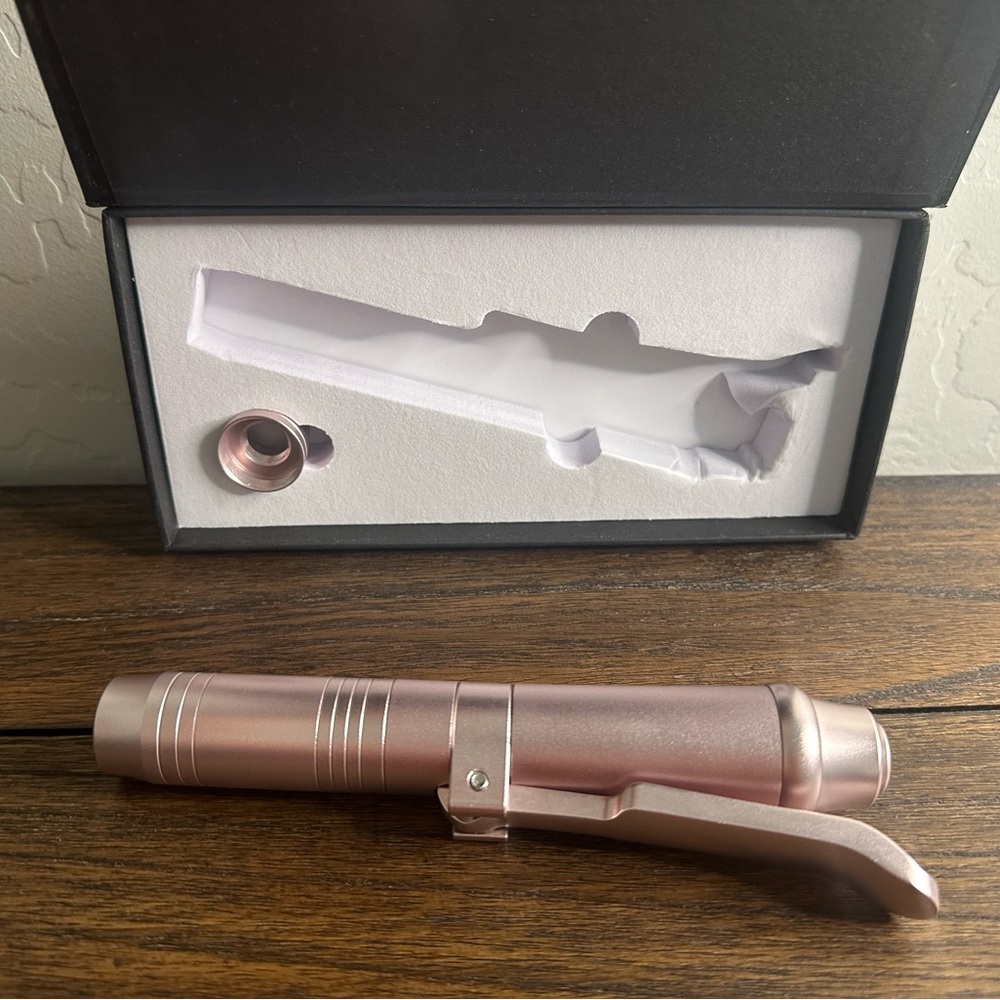 Rose gold dual hyaluron pen